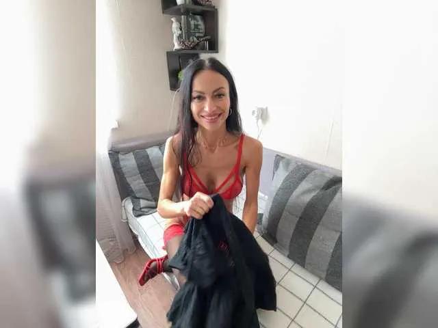 AdrienneBourget — Freechat on BongaCams