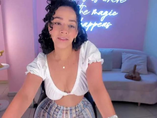 AlessaRomero on BongaCams