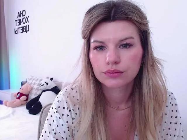 AlexaX7 on BongaCams
