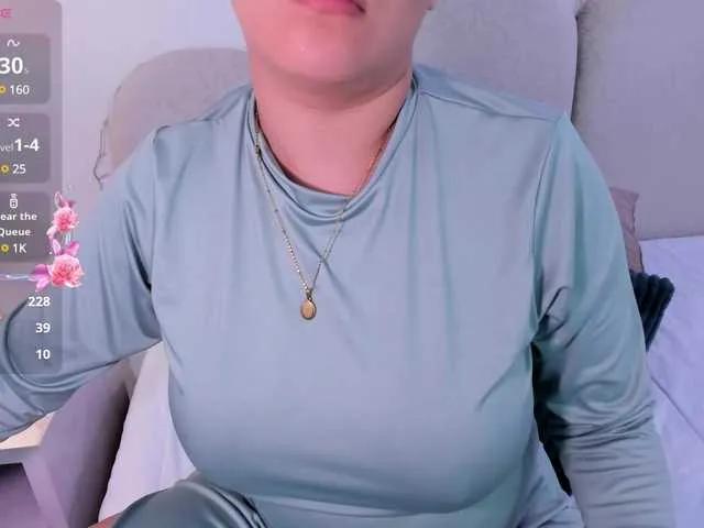 allanaluna on BongaCams 