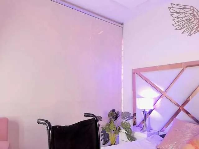 Ally-Chair on BongaCams 