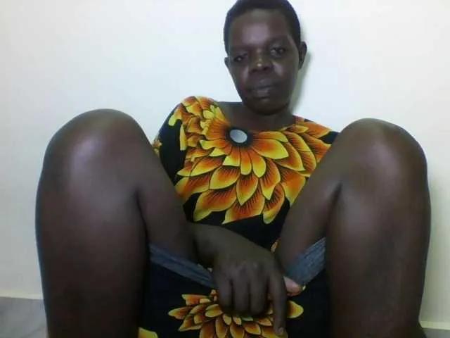 Bigassqueen on BongaCams