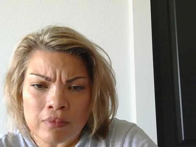 CaseyLove — A gentleman that knows what he wants and that has special requests that challenges me is a definitive turn on and makes me horny.  I also love a man that smells good.