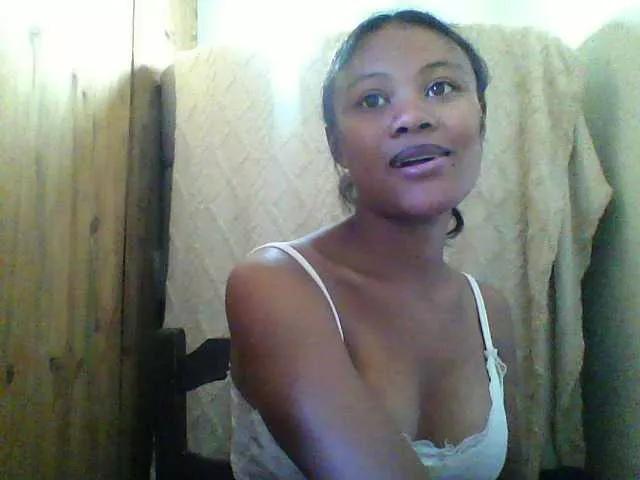 Dilliannah on BongaCams 