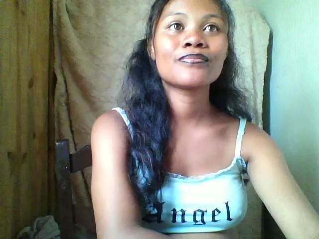 Dilliannah on BongaCams 