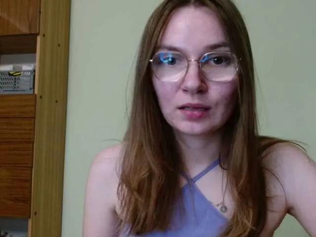 Ellyxcute on BongaCams