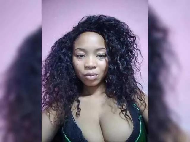 Estelahh on BongaCams 