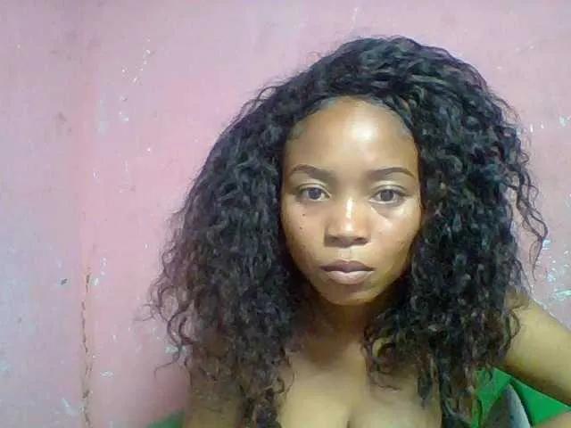 Estelahh on BongaCams 