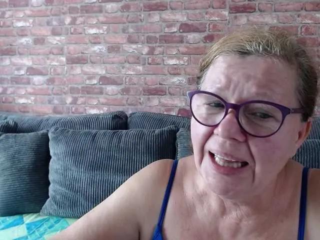 flirty-adele on BongaCams