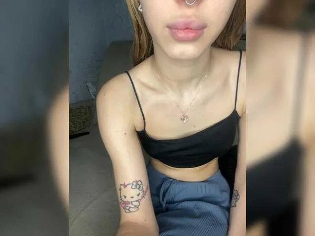 LinaTwins — 100 tokens before private!girl sit on guys face: @total -  : @sofar ,  @remain to start a show!