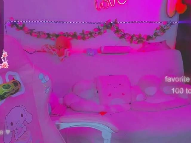 LittleKitsune on BongaCams 