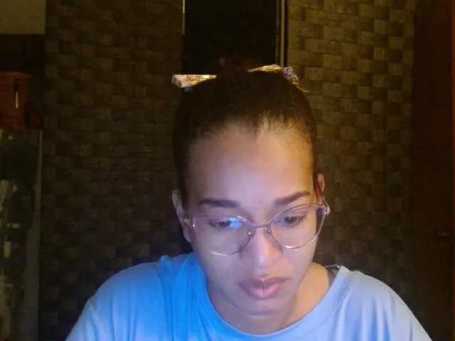 Moranguh on BongaCams