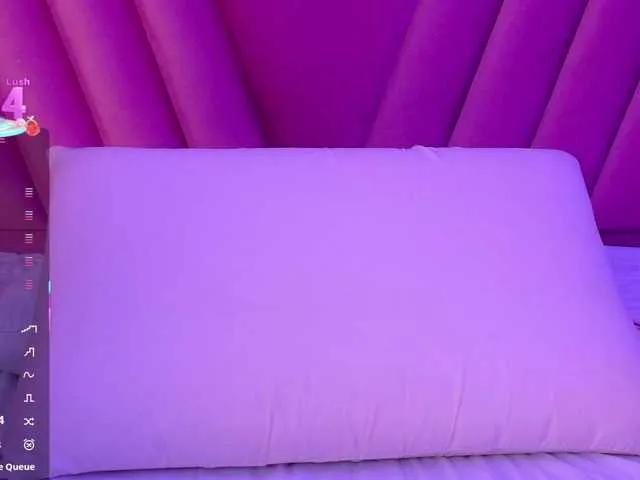 playfulcurvy on BongaCams