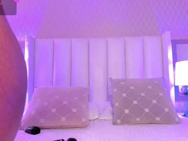 SophiaSmiiths on BongaCams