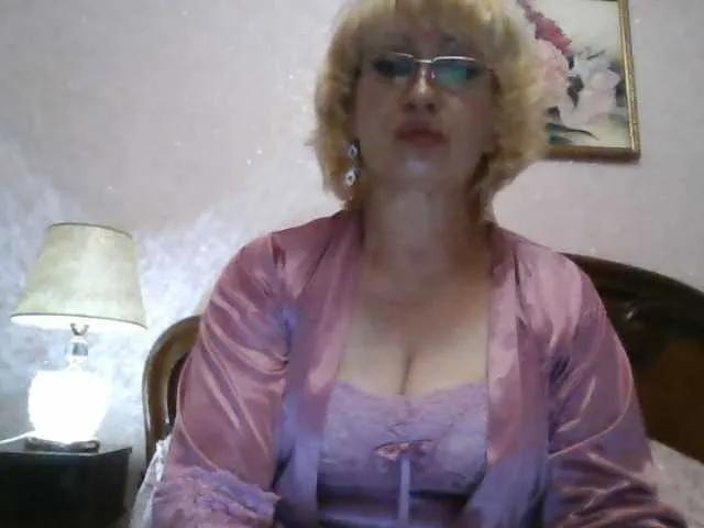 Ur-Mami on BongaCams