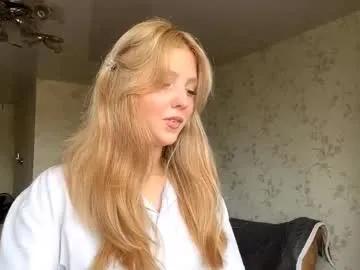 alfrediamalcom — My name is Maria! Goal: Show my outfit : I #new & #young model #18 #blonde #shy ^^ [40 tokens remaining]