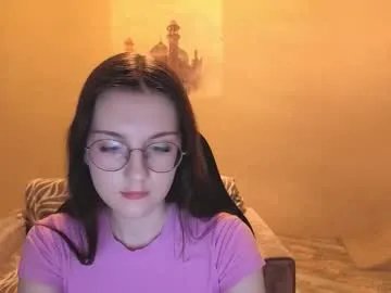 bemine_bemine — GOAL: show legs [20 tokens remaining] Welcome to my room! #feet #joi #18 #nonude #new