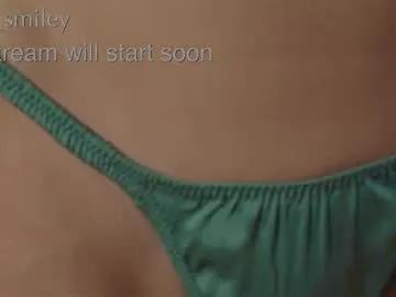 diana_smiley — Dildo in my pussy mmm [536 tokens left] #lovense #yoga #smile #feet #natural