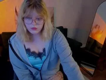 luna_c0ra — spanking ass [22 tokens left] #new #nonude #shy #blonde #teen18