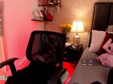 mariana_c — GOAL: full naked [105 tokens remaining] Welcome to my room! #cum #bigass #latina #blowjob #curvy #