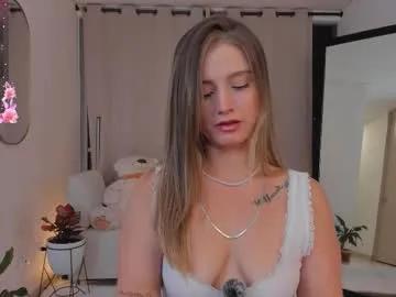 roxie_gates — GOAL: clap ass more oil [777 tokens remaining] Make Me Wet  Lovense Toy ON!! #latina #anal #bigass #cum #squirt