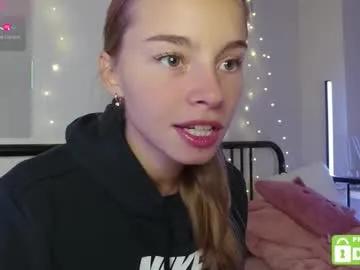 roxxxie_reid — HIII MY BABIES  #feet #smalltits #18 #lovense