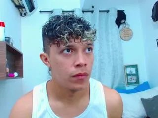lucas_luxx — Freechat on Flirt4Free