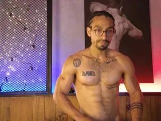 romeo_gunn — Freechat on Flirt4Free