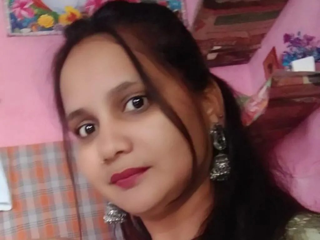 EmiliaWalker — I like indian pani-puri, people who has tasted i am sure they love it too. Pizza lover as well and basically i am foodie))