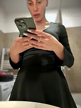 _JessyRey_ — Flash boobs