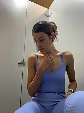 alana15 — MAKE ME WET