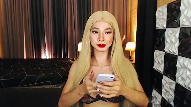AmazingHorseCockTrans on StripChat 