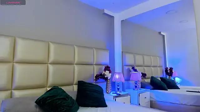 ArianaaGrace on StripChat 