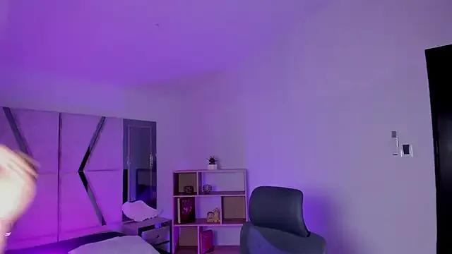 BellaaStorm on StripChat 