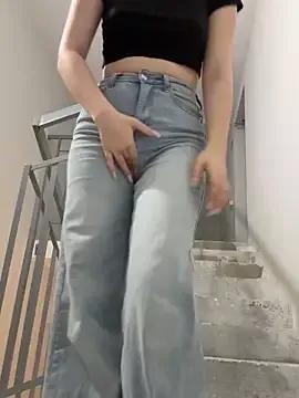 Cumonmme — Pull down your pants and shake ass