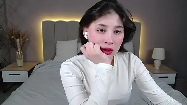 DianaMello — look at my legs