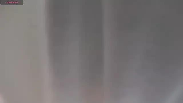 EllaMilf_ on StripChat 