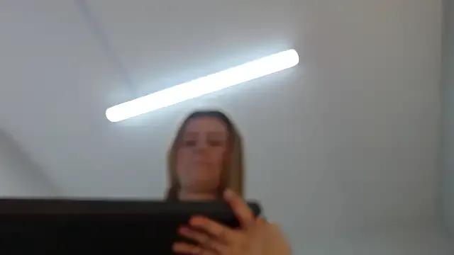 Emmaa_Blonde on StripChat 