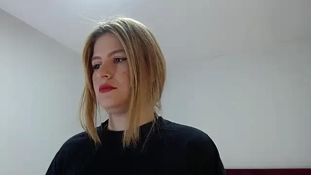 Emmaa_Blonde on StripChat 