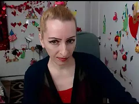 EvelynAngell on StripChat 