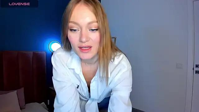 EvelynPoole — ass tease