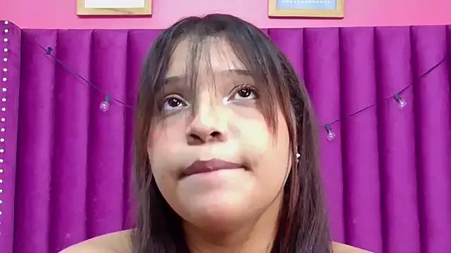 innocenthazel on StripChat 