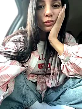 JulliaVegas — 2 fingers in pussy