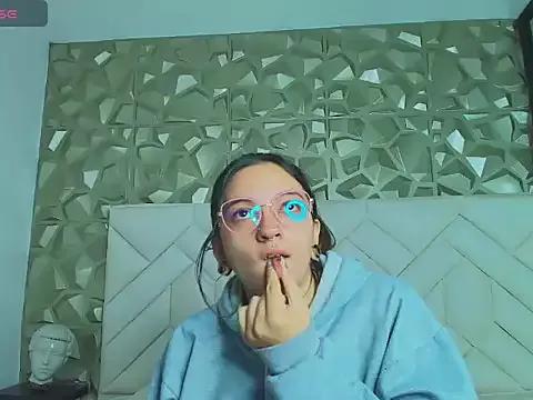 Kitty_ravee on StripChat 