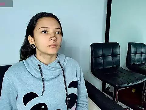 Kitty_ravee on StripChat 