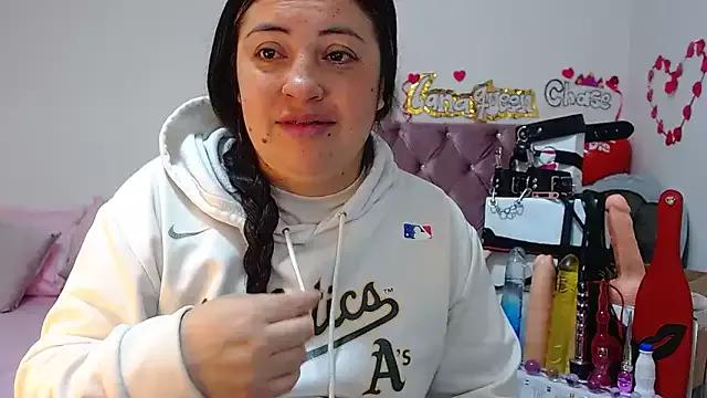 lanaqueen699 on StripChat 