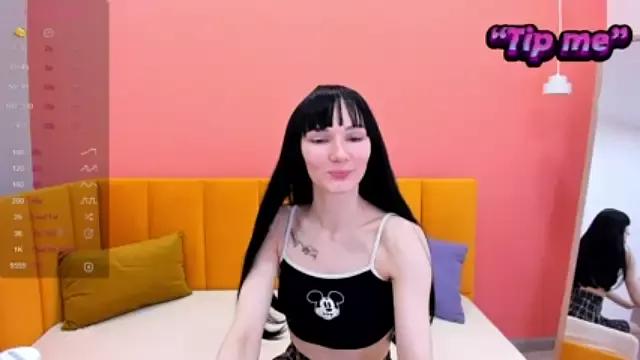 Lili_flowerr on StripChat 
