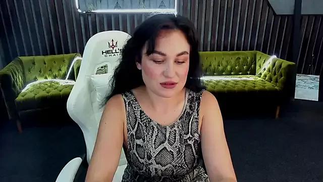 LilyFoxyy on StripChat 