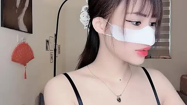 MaiLiiil — finger play with pussy