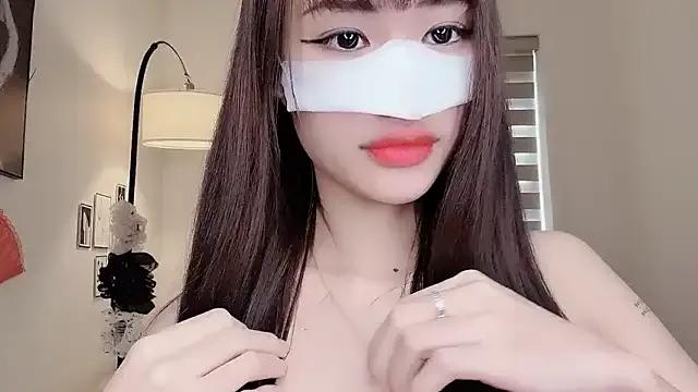 MaiLiiil — finger play pussy